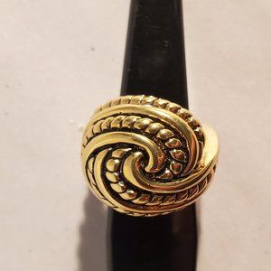 Paparazzi Ring Retired Big Beautiful Swirl Design